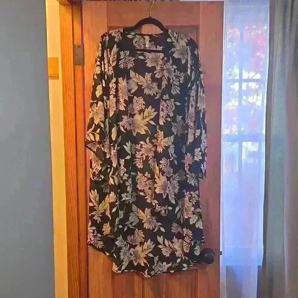 Polyester Flower Printed Kimono - Picture 3 of 7